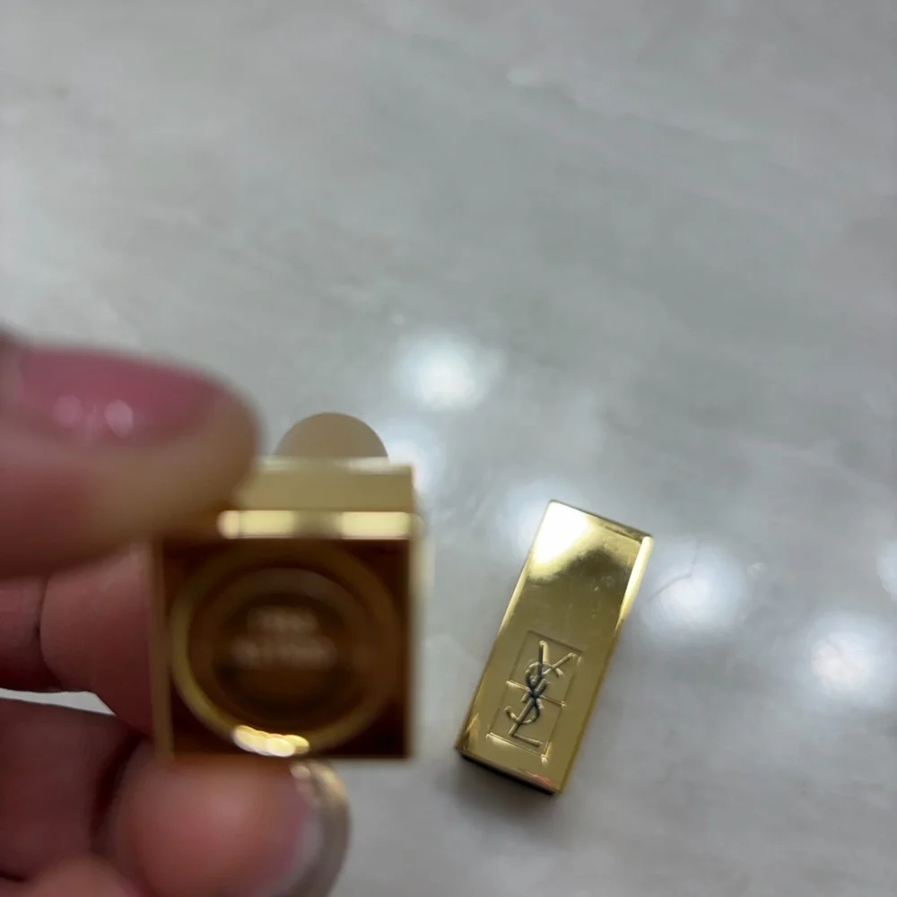 Yves Saint Laurent Luxurious Lipstick